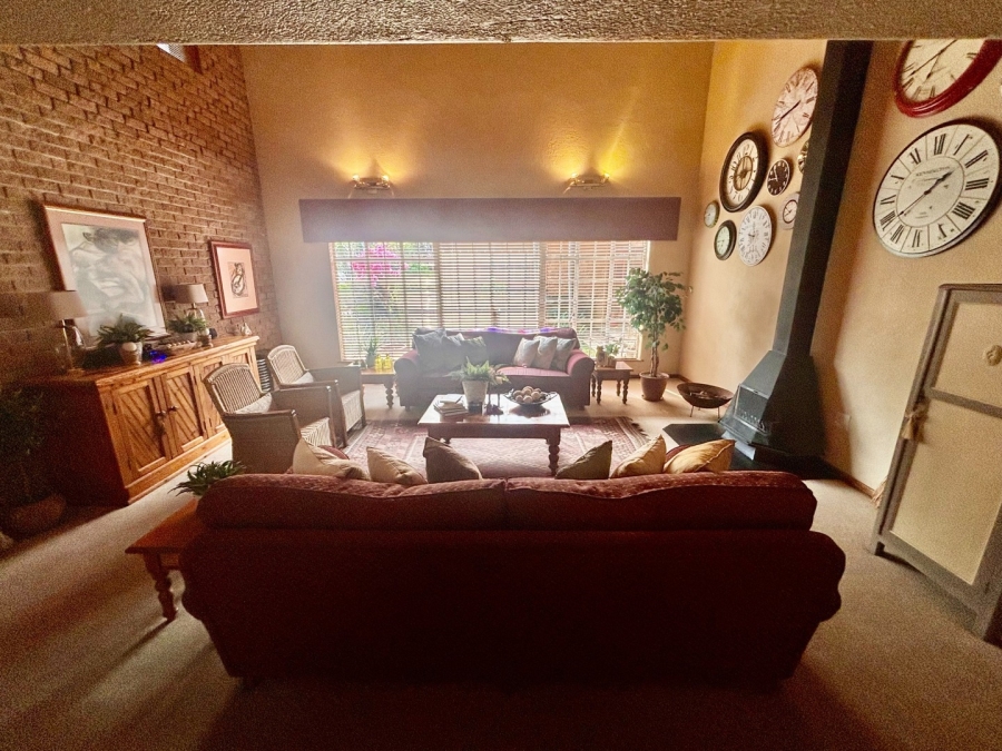5 Bedroom Property for Sale in Wilkoppies North West